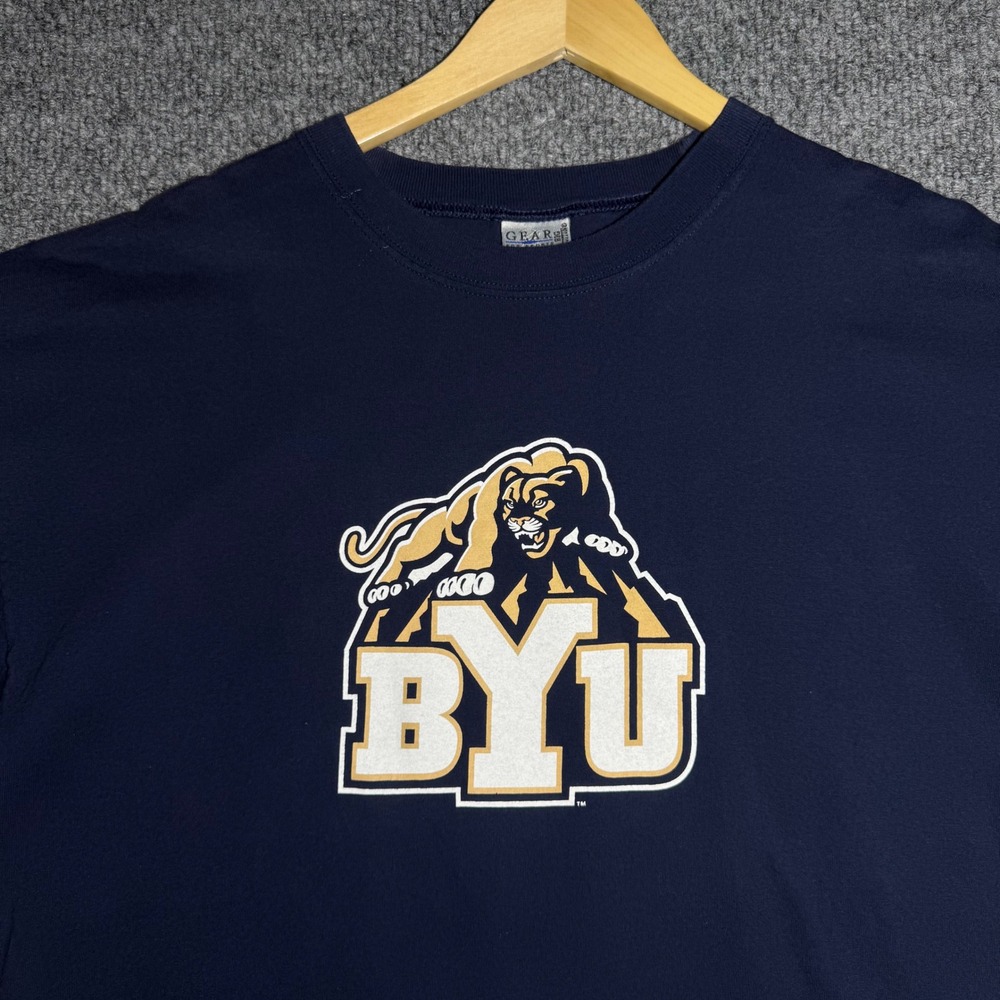 Brigham Young BYU Cougars T-Shirt Short Sleeve Mens Size XL Navy Blue Cotton